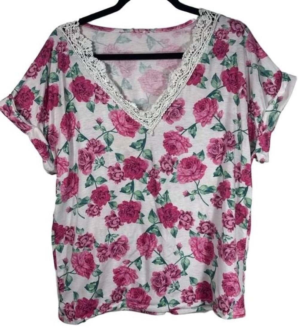 BIBI White and Pink Rose Floral Print Lace Trim V-Neck Short Sleeve Top